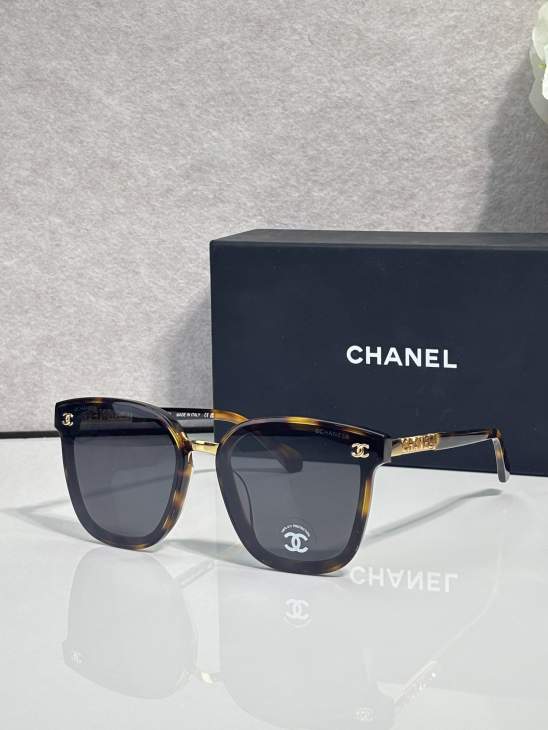 Picture of Chanel Sunglasses _SKUfw79760687fw